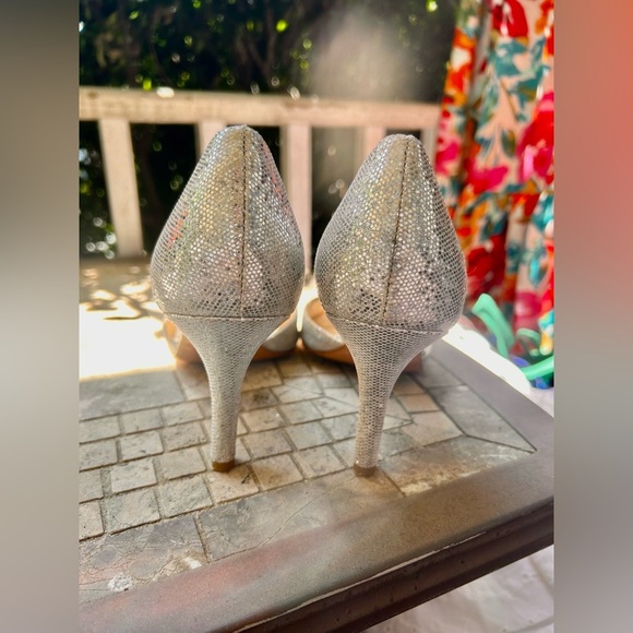Kate Spade elegant peep toe pumps silver sparkly sz 10 euc - Picture 4 of 5